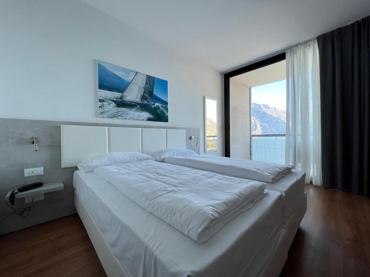 Wind Hotel Мальчезине Экстерьер фото