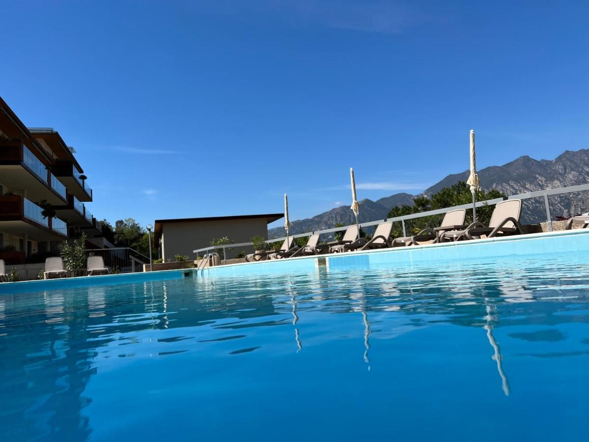 Wind Hotel Мальчезине Экстерьер фото